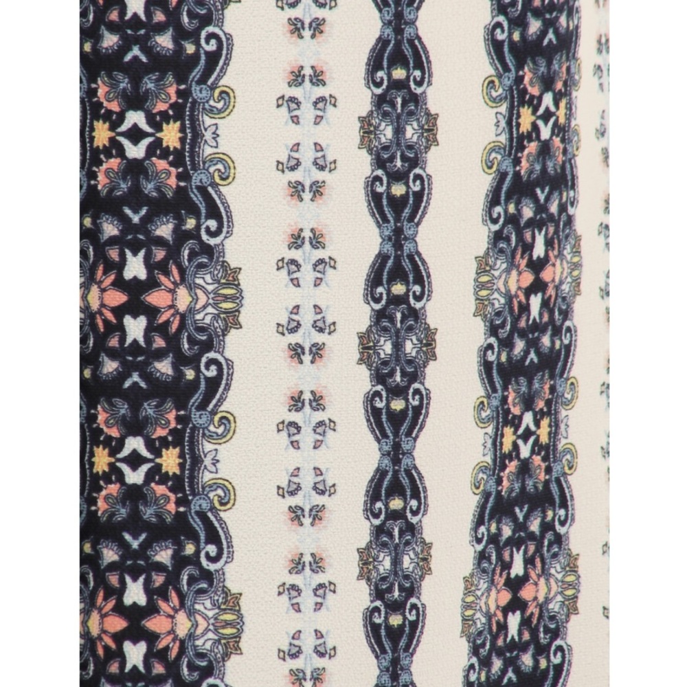 Plus Sz Paisley Border Print Wide Leg Capri - Picture 3 of 7